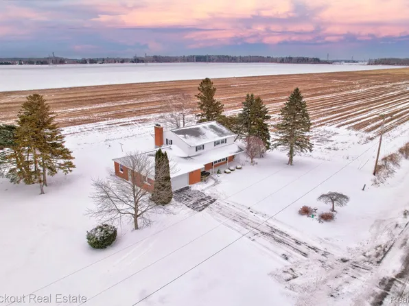1105 S Mueller Rd, Saginaw, MI 48601