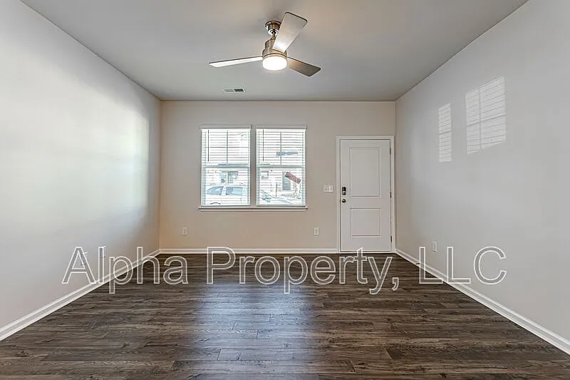 3 bed, 3.0 bath, 1687 sqft, $1,850 — Photo 3
