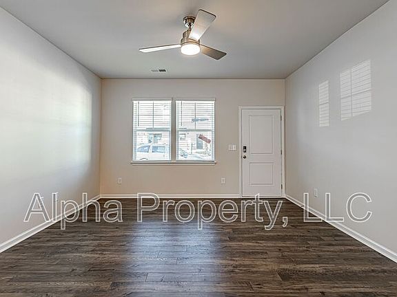 3rd image of 371 Highline Trl