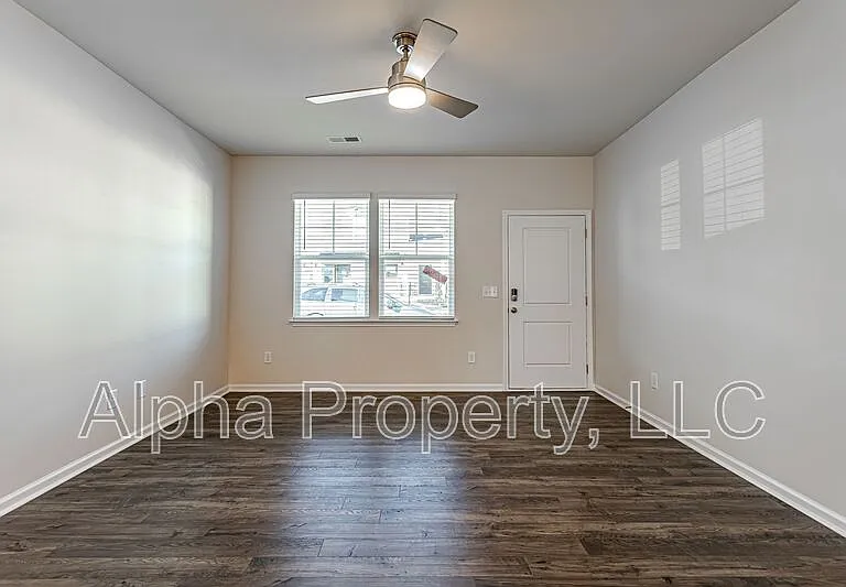 371 Highline Trl — Photo 3