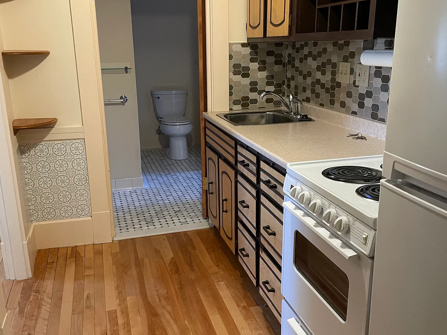 1 bed, $750 — Photo 1