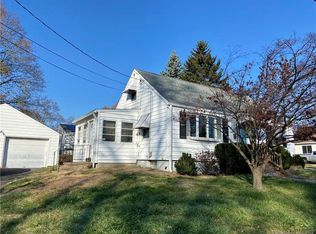 14 Wooster St, Milford, CT 06461