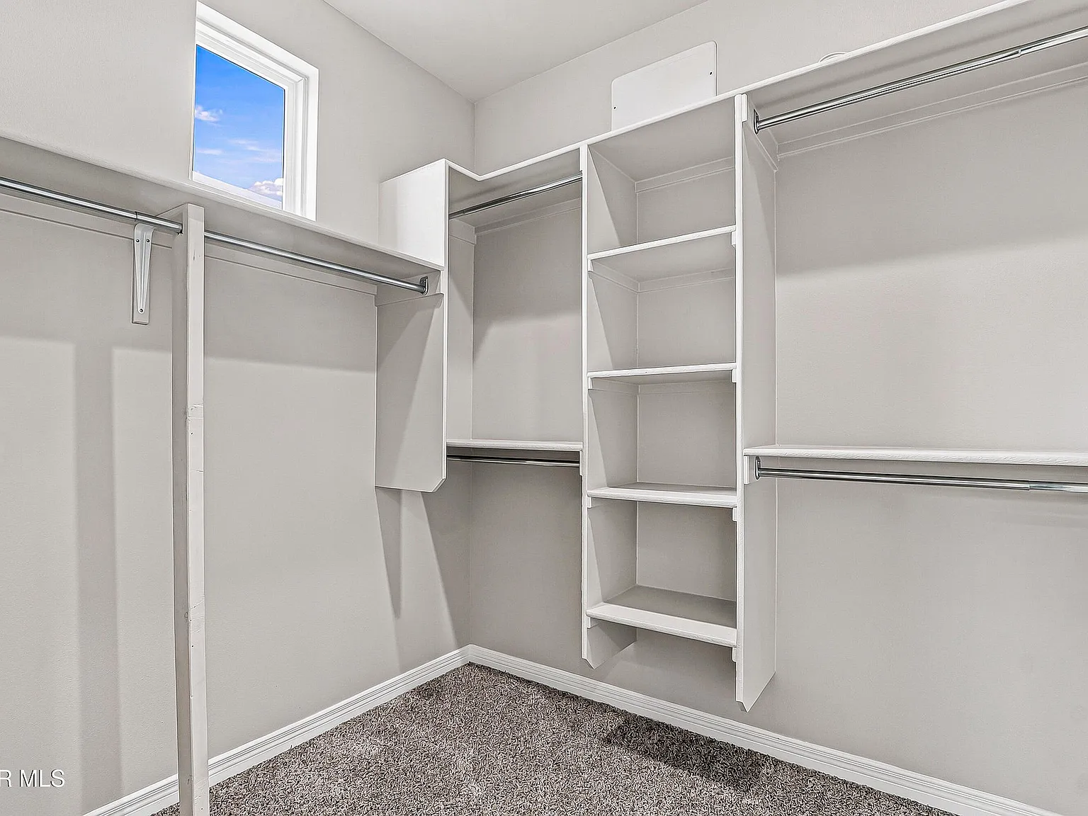 4 bed, 2.0 bath, 1768 sqft, $2,200 — Photo 4