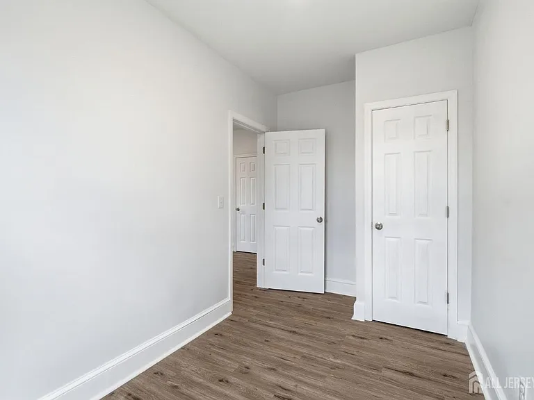 30 W Somerset St #2B — Photo 16
