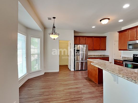 5th image of 106 W Cavendish Dr