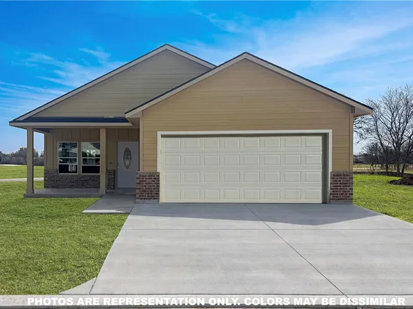 907 Dulce Ct, Hearne, TX 77859