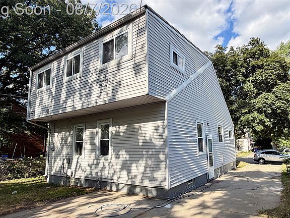 3rd image of 19721 Hasse St