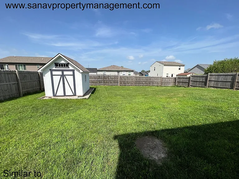 360 Hillside Dr — Photo 4