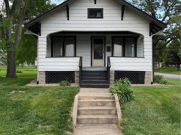 421 S Walnut St, Maryville, MO 64468