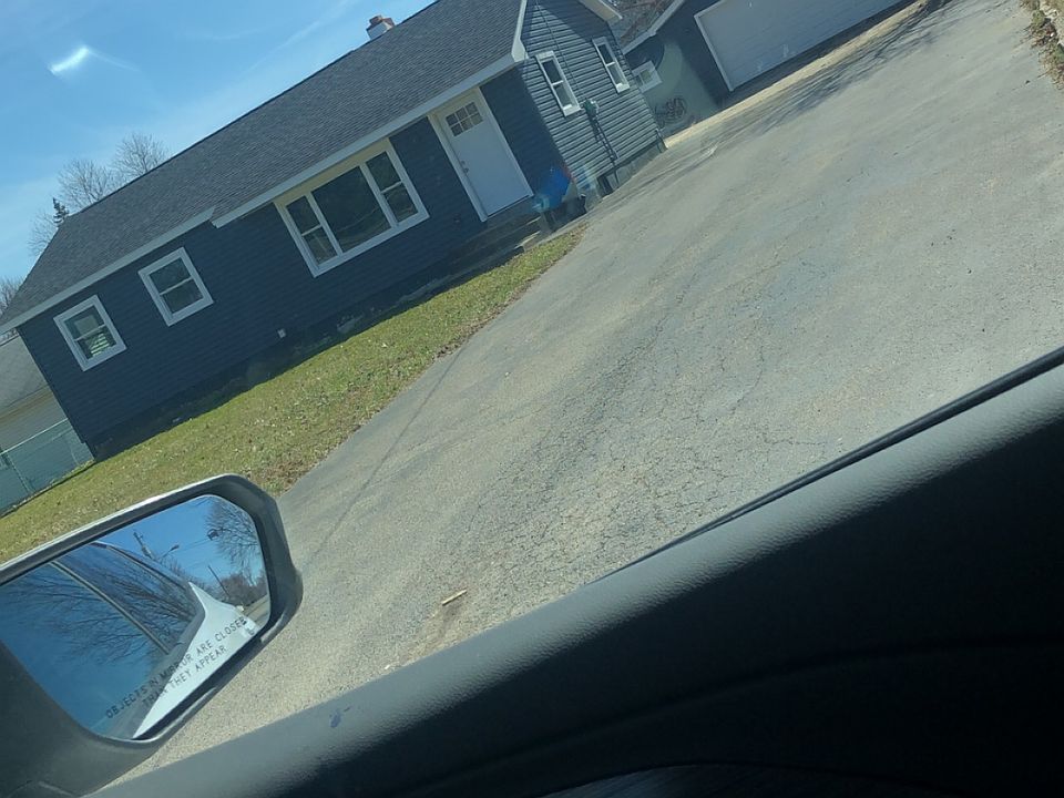 1st image of 5121 Pinecrest Ave