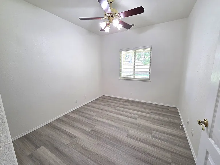 1417 E Laura Ct — Photo 8