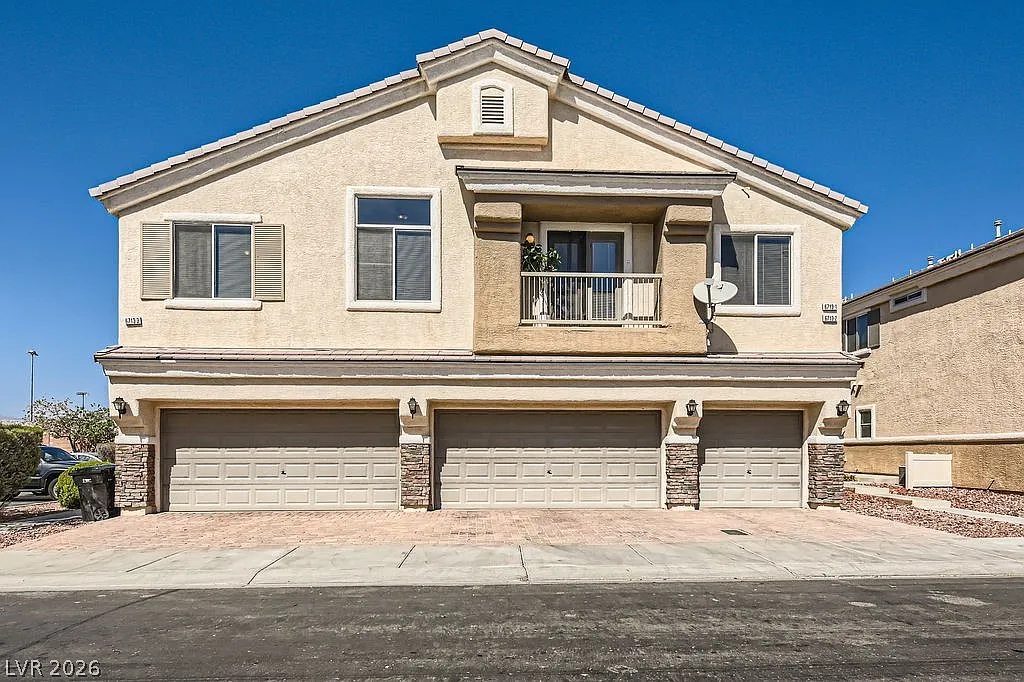 2 bed, 2.0 bath, 1128 sqft, $1,750 — Photo 1