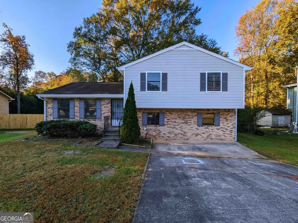 7095 Eunice Dr, Riverdale, GA 30274