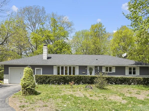 89 Fairlawn Ave, Gardner, MA 01440