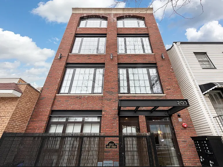 205 Frost St #2-R — Photo 11