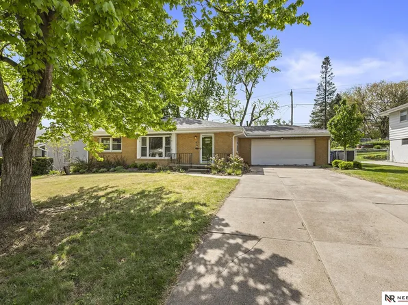 758 N 74th Ave, Omaha, NE 68114