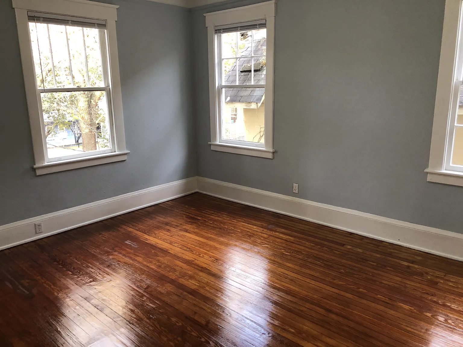 532 East Park - Room 3 / Unit 204 — Photo 4