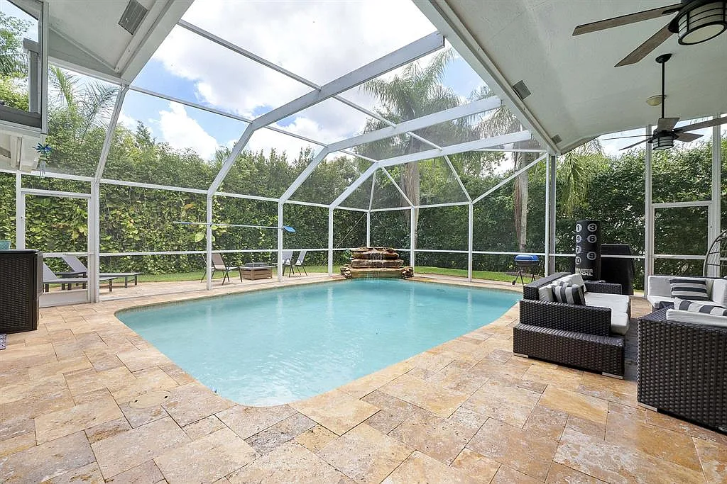 4 bed, 2587 sqft, $6,900 — Photo 4