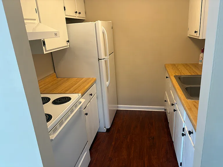 40 Apple Tree Ln #6 — Photo 2