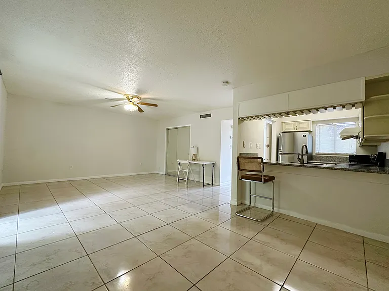 123 Scottsdale Sq #123 — Photo 4