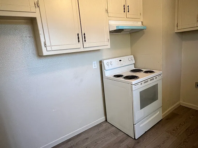 2418 N Edwards Ave #3 — Photo 6