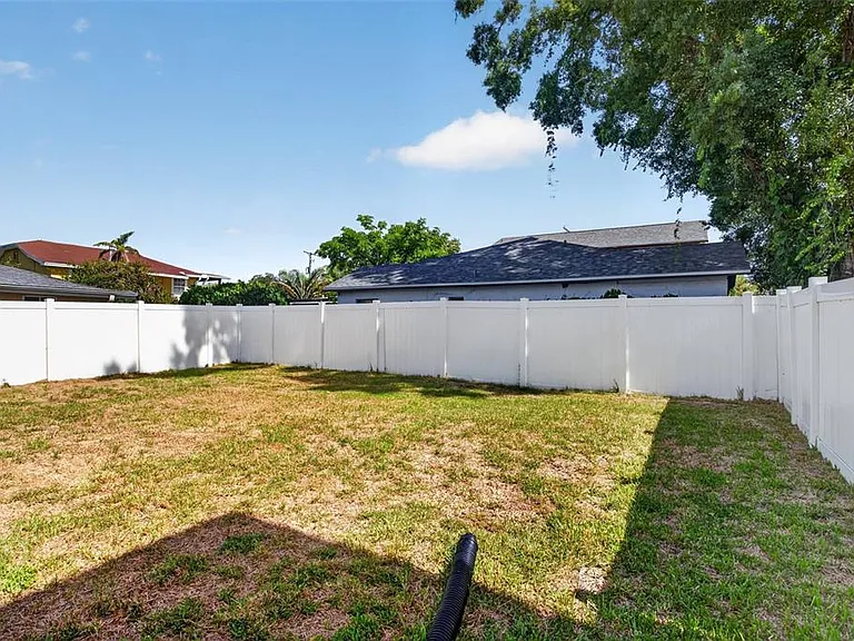 3022 W Douglas St — Photo 15