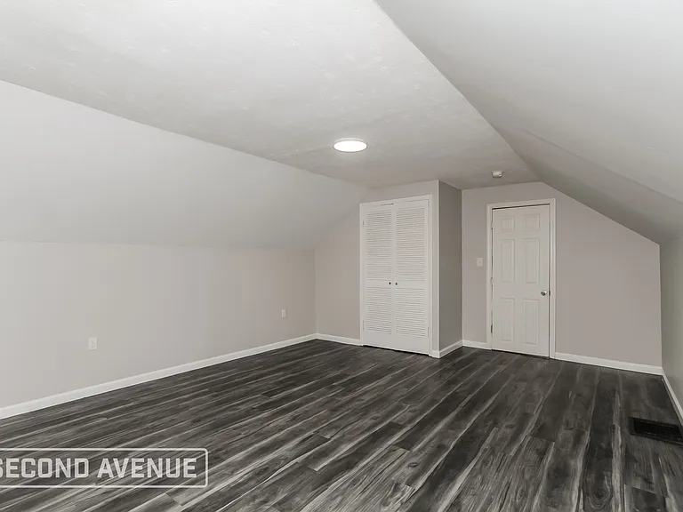 3302 Broadwell Ave — Photo 8