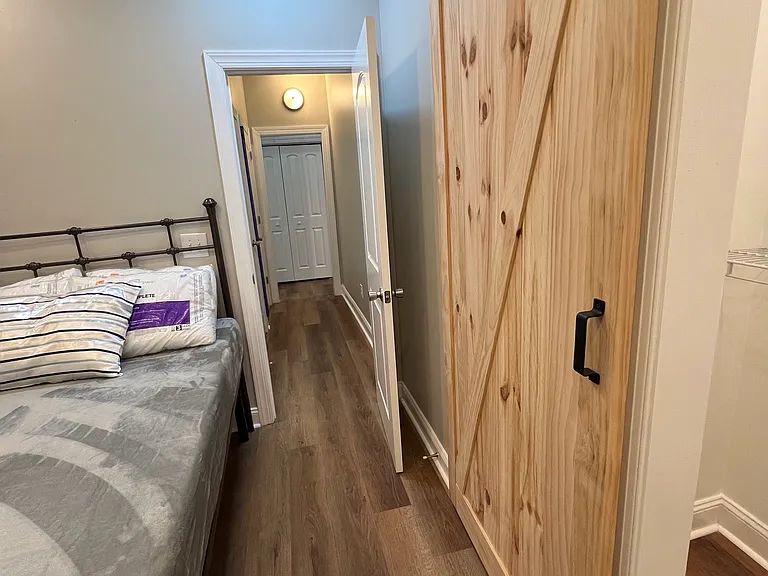 Owner's Suite with Full Bed