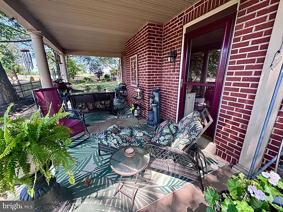 3rd image of 339 Maple Ave