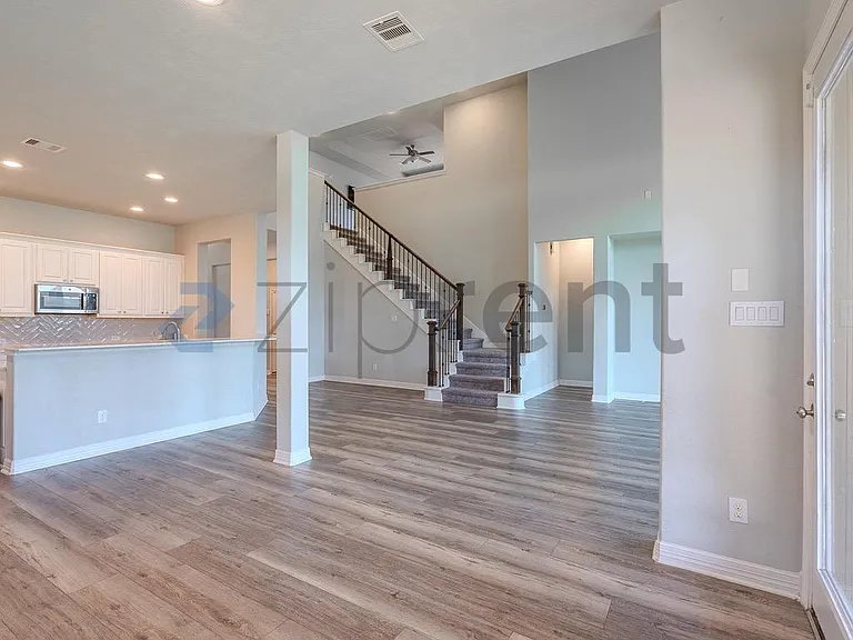 3543 Whitman Dr — Photo 9