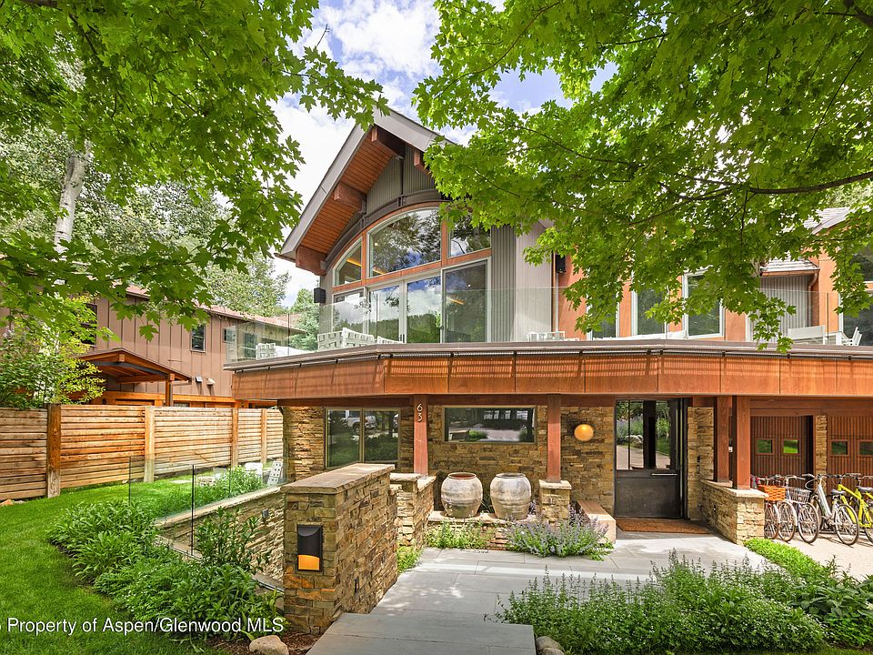 1st image of 63 Smuggler Grv