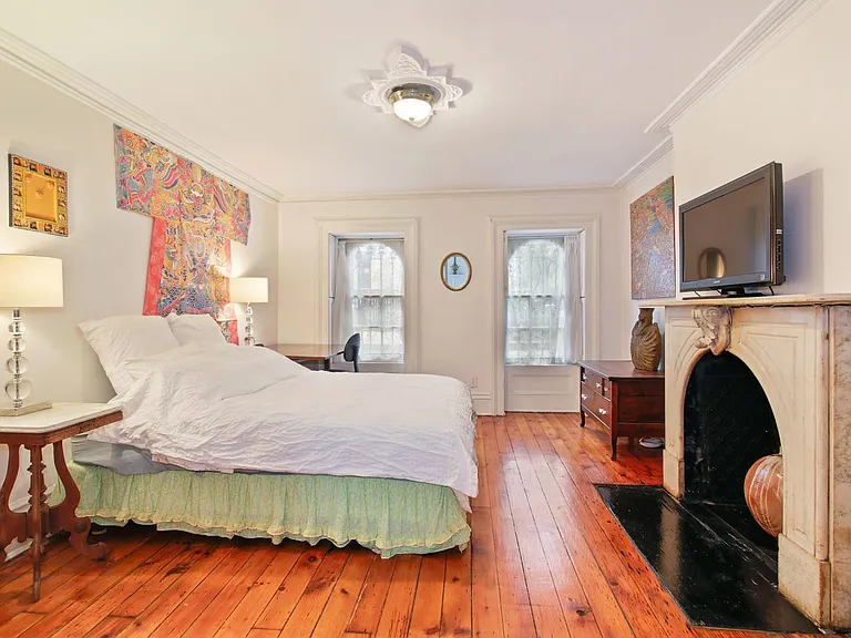 215 Bergen St #1 — Photo 3
