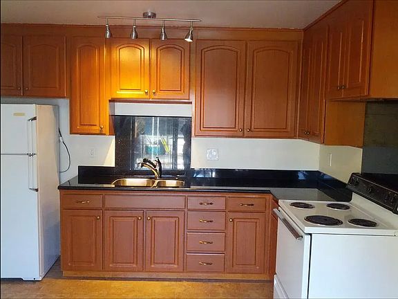 3rd image of 879 Bing Dr APT 4