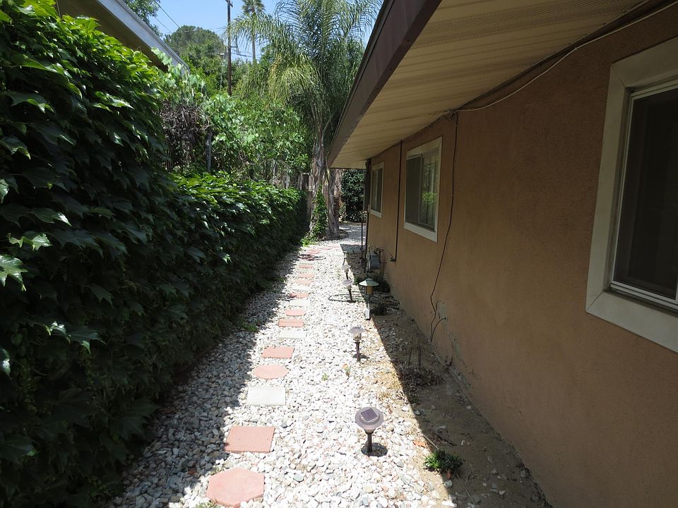 Walkway to unit
