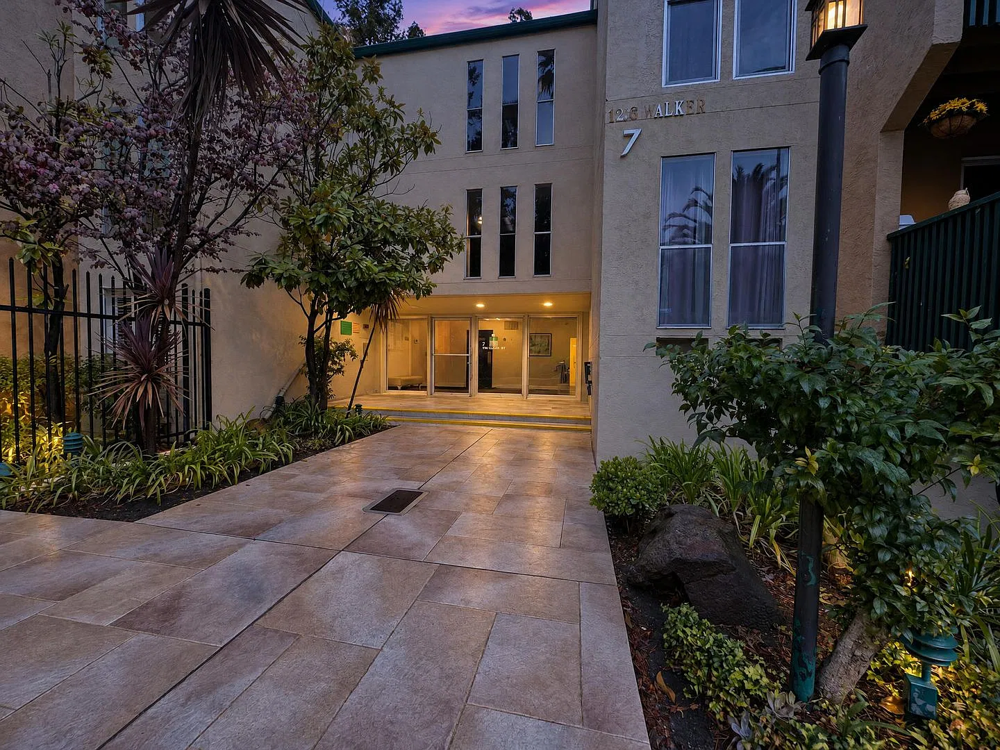 Nice Top Floor Unit Located in the Desired Greenwood Condominiums is Available Now! — Photo 1