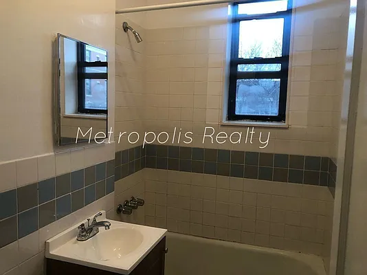 Rented by Metropolis International Realty Inc. | media 11