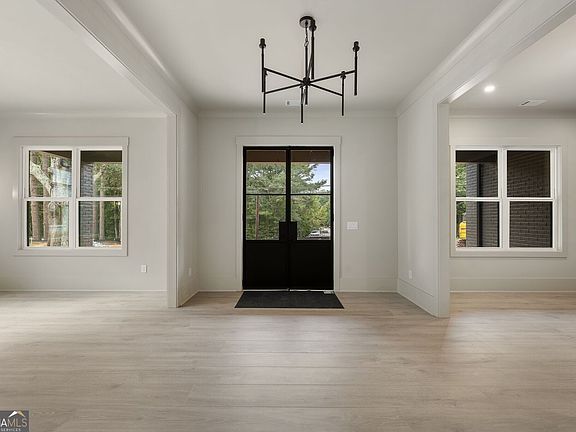 2nd image of 471 Thunder Rd