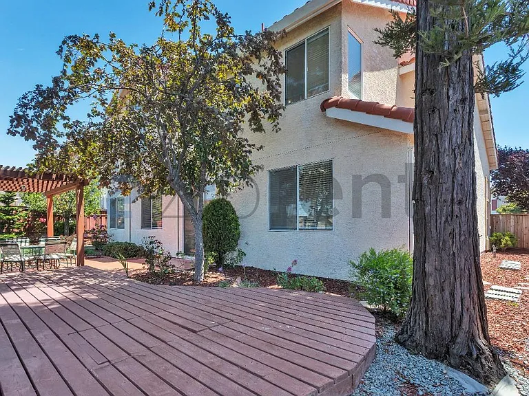 1001 Sandhurst Dr — Photo 39