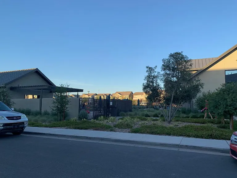 1134 S Tumbleweed Ln — Photo 4