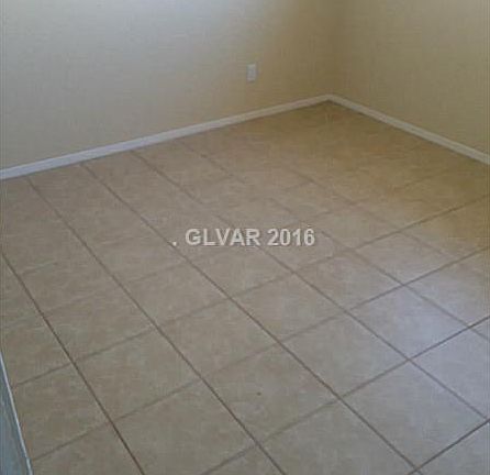3rd image of 4955 Judson Ave