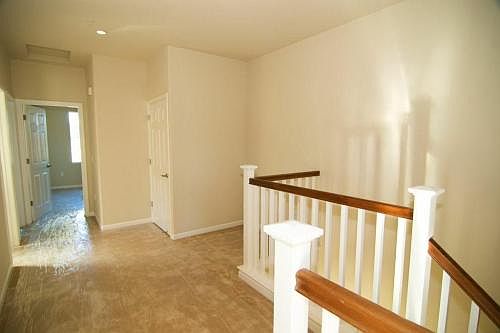4th image of 193 Esfahan Dr