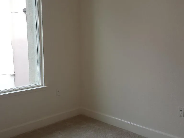 5521 Esprit Way — Photo 11