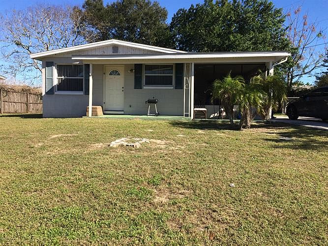 1st image of 11 Valley Dr