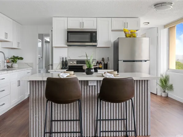 1060 Kamehameha Hwy APT 1207A, Pearl City, HI 96782