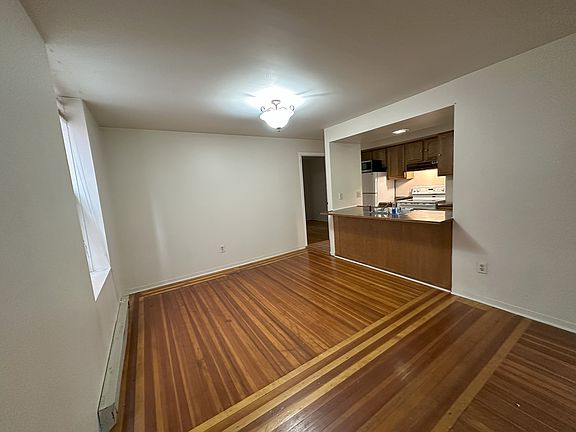 3rd image of 14 S Lake Ave #1