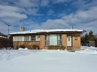 33042 Slocum Dr, Farmington, MI 48336