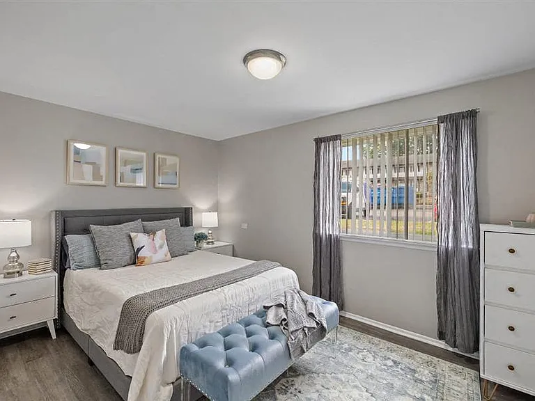 Residences at Grand Blanc Apartments - Grand Blanc, MI — Photo 16