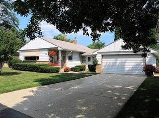 6958 N Seville Ave, Glendale, WI 53209