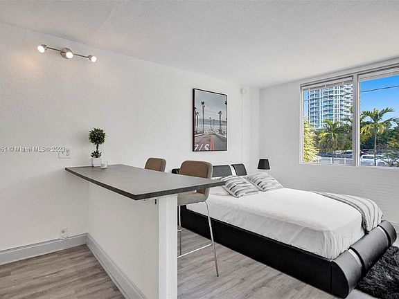 5th image of 6484 Indian Creek Dr APT 109