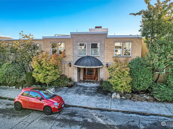 1818 Bigelow Avenue N #201, Seattle, WA 98109
